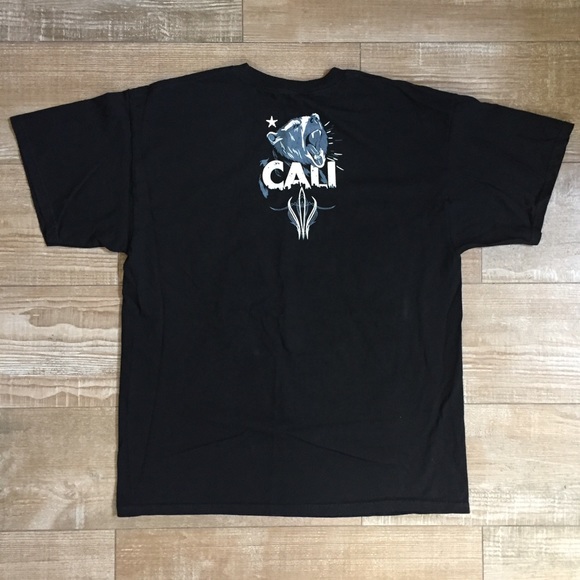 SOLD     California Grizzly • Urban Graphic Shirt - Picture 7 of 8